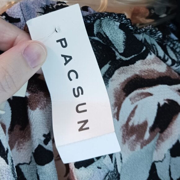 #178 3/$18 - NWT LA Hearts Black/White Button Down Short Sleeve Top Size M - Picture 6 of 7